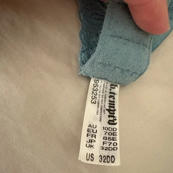 b.Tempted Bra, 32DD - Picture 3 of 3